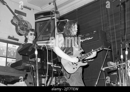 Don Airey (left) and Warren Haynes performing at the Hard Rock Cafe, London, UK in June 1991. Stock Photo
