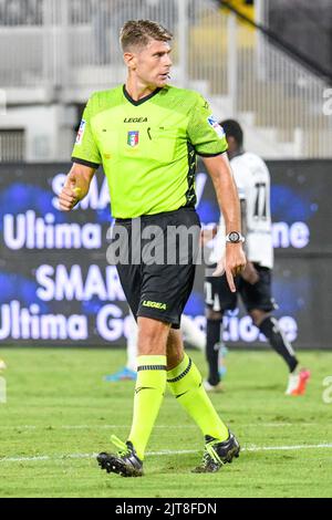 Pisa, Italy. 06th May, 2023. The referee Francesco Cosso during the Italian  soccer Serie B match AC Pisa vs Frosinone Calcio on May 06, 2023 at the  Arena Garibaldi in Pisa, Italy (