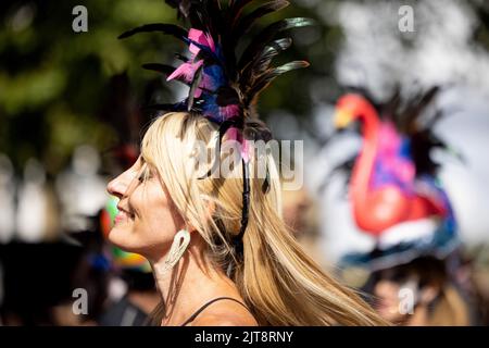 London, UK. 28th Aug, 2022. A performer seen during the parade at the Notting Hill Carnival. Notting Hill Carnival resumes this year at Kensington in London on the August bank holidays weekend after on hold for 3 years due to COVID19 pandemic. (Photo by Hesther Ng/SOPA Images/Sipa USA) Credit: Sipa USA/Alamy Live News Stock Photo