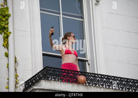 London, UK, 28th August 2022, Europe's biggest street party is back after two years. 1000s of people partied at the Notting Hill Carnival in London., Andrew Lalchan Photography/Alamy Live News Stock Photo