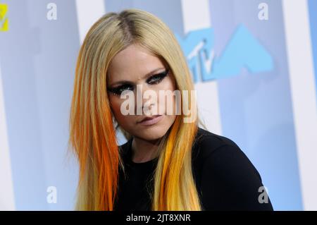 Newark, USA. 28th Aug, 2022. Avril Lavigne walking on the black carpet at the 2022 MTV Video Music Awards held at the Prudential Center in Newark, NJ on August 28, 2022. (Photo by Efren Landaos/Sipa USA) Credit: Sipa USA/Alamy Live News Stock Photo