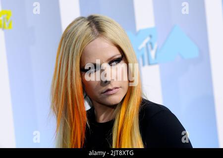 Newark, USA. 28th Aug, 2022. Avril Lavigne walking on the black carpet at the 2022 MTV Video Music Awards held at the Prudential Center in Newark, NJ on August 28, 2022. (Photo by Efren Landaos/Sipa USA) Credit: Sipa USA/Alamy Live News Stock Photo