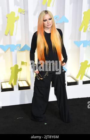 Newark, USA. 28th Aug, 2022. Avril Lavigne walking on the black carpet at the 2022 MTV Video Music Awards held at the Prudential Center in Newark, NJ on August 28, 2022. (Photo by Efren Landaos/Sipa USA) Credit: Sipa USA/Alamy Live News Stock Photo