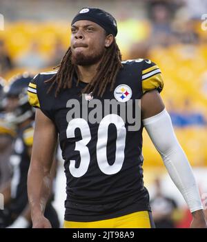 Photo: Steelers Cornerback Carlins Platel Leaves Game Due to Injury -  PIT2022082812 