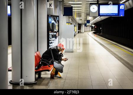 Amsterdam, Netherlands. 29th Aug, 2022. 2022-08-29 08:55:53 SCHIPHOL - An almost empty Schiphol Airport station. Due to NS strikes in the northwest region, there are no trains running. Dutch Railways personnel lay down their work locally in 24-hour relay strikes. ANP RAMON VAN FLYMEN netherlands out - belgium out Credit: ANP/Alamy Live News