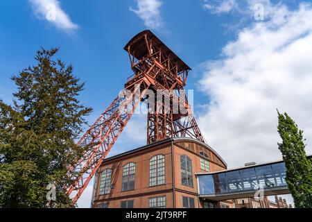 Förderturm der ehemaligen Schachtanlage Rheinpreußen IV in Moers, Nordrhein-Westfalen, Deutschland, Europa  | winding tower of shaft Rheinpreußen IV C Stock Photo