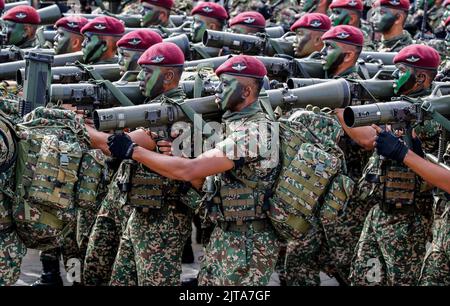 Kuala Lumpur, Malaysia. 29th Aug, 2022. Malaysian Army personnel march during the 65th National Day rehearsal at the Independence Square in Kuala Lumpur. Malaysia will celebrate its 65th Independence on August 31, 2022. Credit: SOPA Images Limited/Alamy Live News Stock Photo