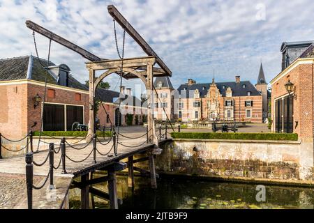 Zwickel Castle from 1347 is surrounded by a large castle garden and 4000 hectares of land. Kasteel Twickel in Delden, Netherlands Stock Photo