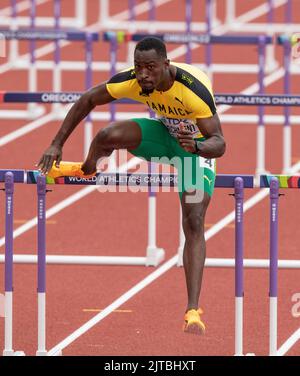 Hansle Parchment of Jamaica competing in the men’s 110m hurdles heat 4 at the World Athletics Championships, Hayward Field, Eugene, Oregon USA on the Stock Photo