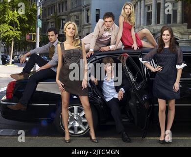 PENN BADGLEY, BLAKE LIVELY, ED WESTWICK, CHACE CRAWFORD, TAYLOR MOMSEN, LEIGHTON MEESTER, GOSSIP GIRL, 2007 Stock Photo