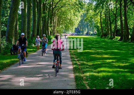 France, Cher (18), Bourges, cycling along the Canal de Berry and the Trouée verte Stock Photo