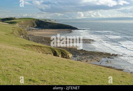 Overview of Southerndown Beach and Dunraven Bay at low tide, Glamorgan Heritage Coast, South Wales, UK, October 2021. Stock Photo