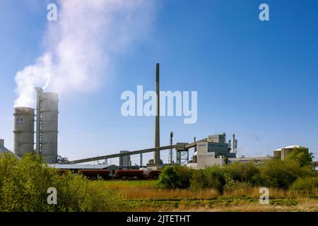 Yara GmbH & Co. KG in the ChemCoast Park Brunsbüttel, with an ammonia and urea plant, major producer of AdBlue Stock Photo