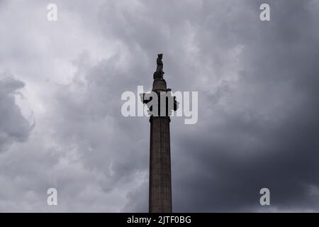 London, UK. 30th August 2022. Dark clouds gather over Nelson's Column in Trafalgar Square. Credit: Vuk Valcic/Alamy Live News Stock Photo