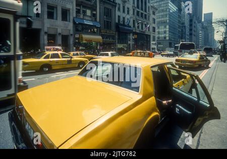 1990s new york taxi hi-res stock photography and images - Alamy