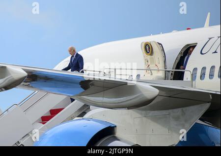 Washington, United States. 30th Aug, 2022. President Joe Biden departs Air Force One at Joint Base Andrews in Maryland after speaking in Wilkes-Barre, Pennsylvania on his Safer American Plan that would further reduce gun crime on Tuesday, August 30, 2022. Photo by Bonnie Cash/UPI Credit: UPI/Alamy Live News Stock Photo