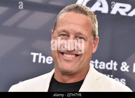 Jim Everett arriving to the Cedars-Sinai Board of Governors 50th Anniversary Celebration at SoFi Stadium on August 07, 2022 in Los Angeles, CA. © OConnor/AFF-USA.com Stock Photo