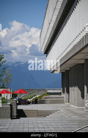 Academic Quadrangle at Simon Fraser University with mountains in the background Stock Photo