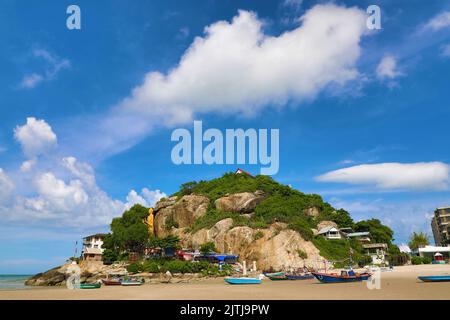 Gold buddha statue, Khao Takiab Temple, Nong Kae, Hua Hin, Thailand Stock Photo