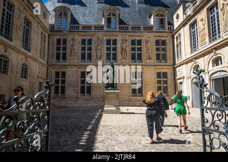 Entrance square of the Carnavalet Museum, a museum dedicated to the history of the city, located in the Marais district, Paris, France Stock Photo