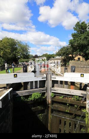 Bingley Five Rise Staircase Locks, one of the Seven Wonders of the  Waterways on the Leeds Liverpool Canal near Bradford, West Yorkshire, UK Stock Photo