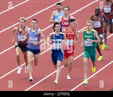 Jake Wightman of GB&NI and Stewart McSweyn of Australia competing in the men’s1500m heats at the World Athletics Championships, Hayward Field, Eugene, Stock Photo