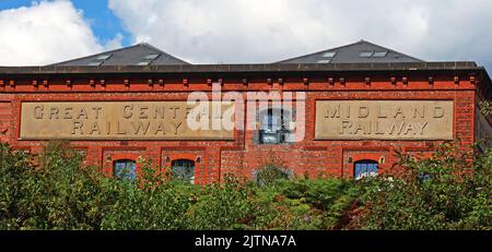 Great Central railway, Midland railway warehouse, now flats / apartments, at Warrington Central station, Cheshire, England, WA2 7FW Stock Photo