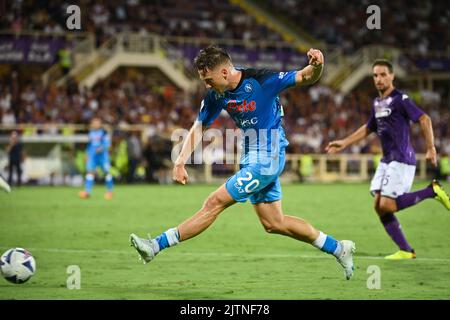 Foto Massimo Paolone/LaPresse 28 Agosto 2022 - Firenze, Italia - sport, calcio - Fiorentina vs Napoli - Campionato italiano di calcio Serie A TIM 2022/2023 - Stadio Artemio Franchi. Nella foto: Piotr Zielinski (SSC Napoli) in azione  August 28, 2022 Florence, Italy - sport, calcio - Fiorentina vs Napoli - Italian Serie A Football Championship 2022/2023 - Artemio Franchi Stadium. In the pic: Piotr Zielinski (SSC Napoli) in action Stock Photo