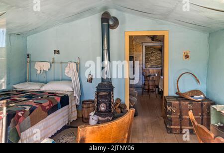 Tibbals Cabin, interior, in South Pass City, Wind River Range, Wyoming, USA Stock Photo