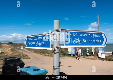 Viking Coastal Trail Cycling path directions at Botany Bay showing signs for Broadgate and Margate Stock Photo