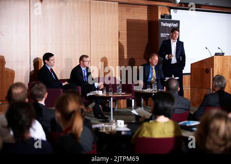 Andy Burnham, Richard Vize, Dan Wellings and Chris Ham speaking at The King's Fund Breakfast Debates 17/04/10 Stock Photo