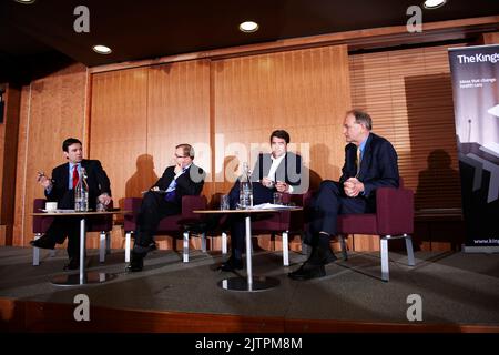 Andy Burnham, Richard Vize, Dan Wellings and Chris Ham speaking at The King's Fund Breakfast Debates 17/04/10 Stock Photo