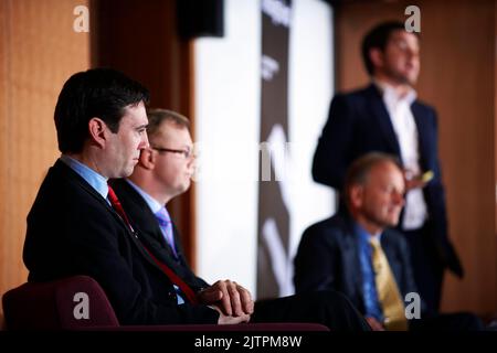 Andy Burnham, Richard Vize, Dan Wellings and Chris Ham speaking at The King's Fund Breakfast Debates 17/04/10 Stock Photo