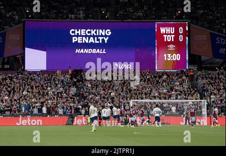 London, UK. 31st Aug, 2022. VAR screen shows a penalty check. Premier League match, West Ham Utd v Tottenham Hotspur at the London Stadium, Queen Elizabeth Olympic Park in London on Wednesday 31st August 2022. this image may only be used for Editorial purposes. Editorial use only pic by Sandra Mailer/Andrew Orchard sports photography/Alamy Live news Credit: Andrew Orchard sports photography/Alamy Live News Stock Photo