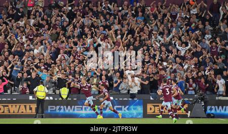 London, UK. 31st Aug, 2022. Tomas Soucek of West Ham Utd (l) celebrates with West Ham fans after he scores his teams 1st goal to equalise at 1-1. Premier League match, West Ham Utd v Tottenham Hotspur at the London Stadium, Queen Elizabeth Olympic Park in London on Wednesday 31st August 2022. this image may only be used for Editorial purposes. Editorial use only pic by Sandra Mailer/Andrew Orchard sports photography/Alamy Live news Credit: Andrew Orchard sports photography/Alamy Live News Stock Photo