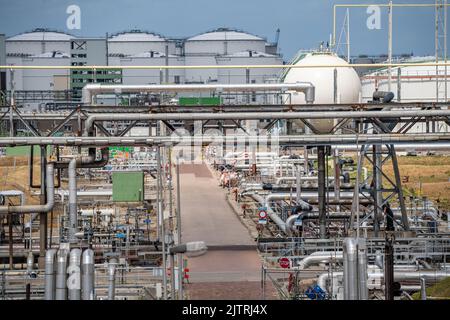 Shell Pernis refinery, largest refinery in Europe, production, logistics and tank facilities, production of various petroleum products, such as petrol Stock Photo