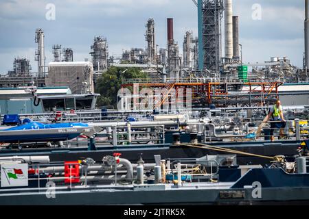 Refinery Tank Shell Shell Pernis refinery, largest refinery in Europe, production ...