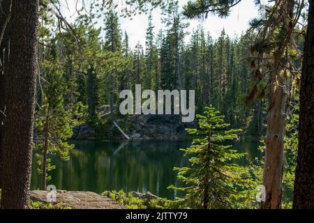 Kershaw Lake on the Many Lakes Trail in Oregon's Three Sisters Wilderness Stock Photo