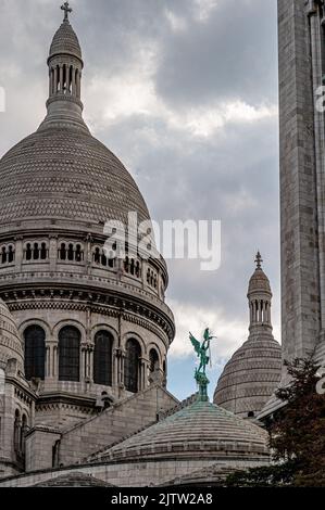 Sacré-Cœur Basilica located in the 18th Arrondissement. Paris, France. 05/2009 Stock Photo