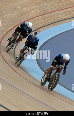 Y Rojit SINGH, David Beckham ELKATOHCHOONGO, Ronaldo LAITONJAM of India in the men's team sprint cycling at the 2022 Commonwealth games in the Velodrome, Queen Elizabeth Olympic Park, London. Stock Photo