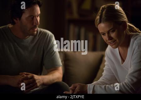 Replicas Year : 2018 USA / UK Director : Jeffrey Nachmanoff Keanu Reeves, Alice Eve Stock Photo