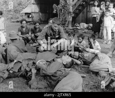 La 317e Section 317th Platoon Year: 1965 - France / Spain Director: Pierre Schoendoerffer Jacques Perrin Stock Photo