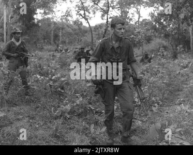 La 317e Section 317th Platoon Year: 1965 - France / Spain Director: Pierre Schoendoerffer Jacques Perrin Stock Photo