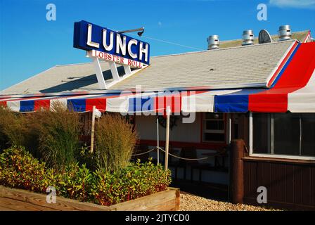 The Lobster Roll Lunch restaurant and diner in East Hampton is a landmark in The Hamptons and a popular cafe Stock Photo