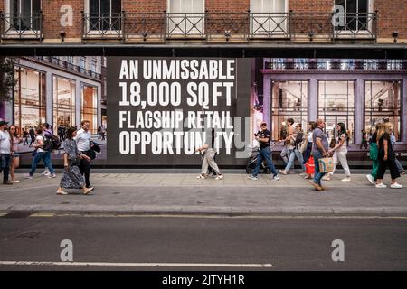 Oxford Street, London, UK. 2nd Sep, 2022. Very few shoppers and tourist on Oxford Street, the main shopping street in London. Signs of the cost of living crisis and high inflation rate of over 10 percent, the highest since February 1982. Credit: Rena Pearl/Alamy Live News Stock Photo
