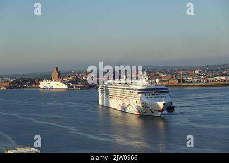 Norwegian Star cruise liner, River Mersey, Liverpool, England United Kingdom Stock Photo