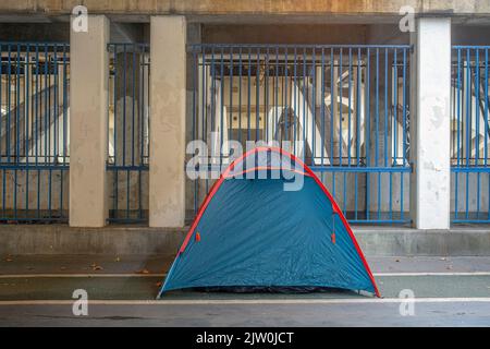 London, UK. 31 Oct, 2022. homeless person has erected a tent under a bride, a sign of the economic situation in the UK Stock Photo