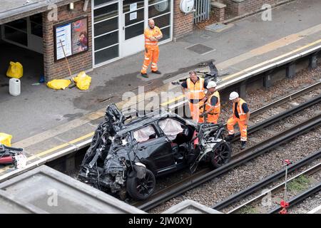 A range rover crashed into a tesla in a tesla test centre near Park ...
