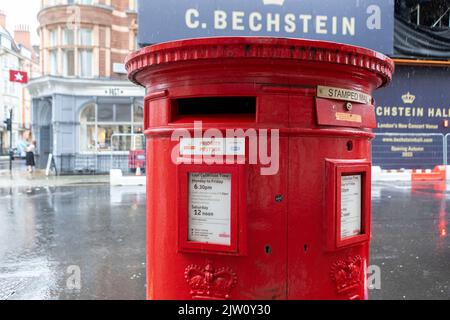 11500 workers of the Royal Mail Group will go on strike tomorrow, led by the Communications Union (CWU).   Image shot on 25th August 2022.  © Belinda Stock Photo