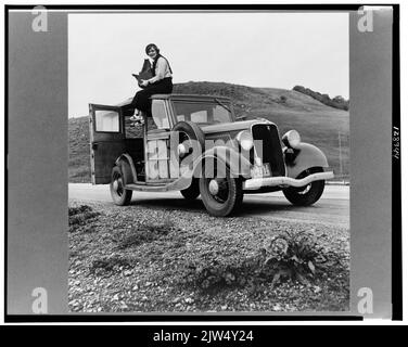 Dorothea Lange, Resettlement Administration photographer, in California.  1936 Feb. Stock Photo